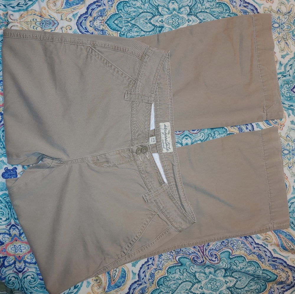 Aeropostale Khakis 9/10 Short